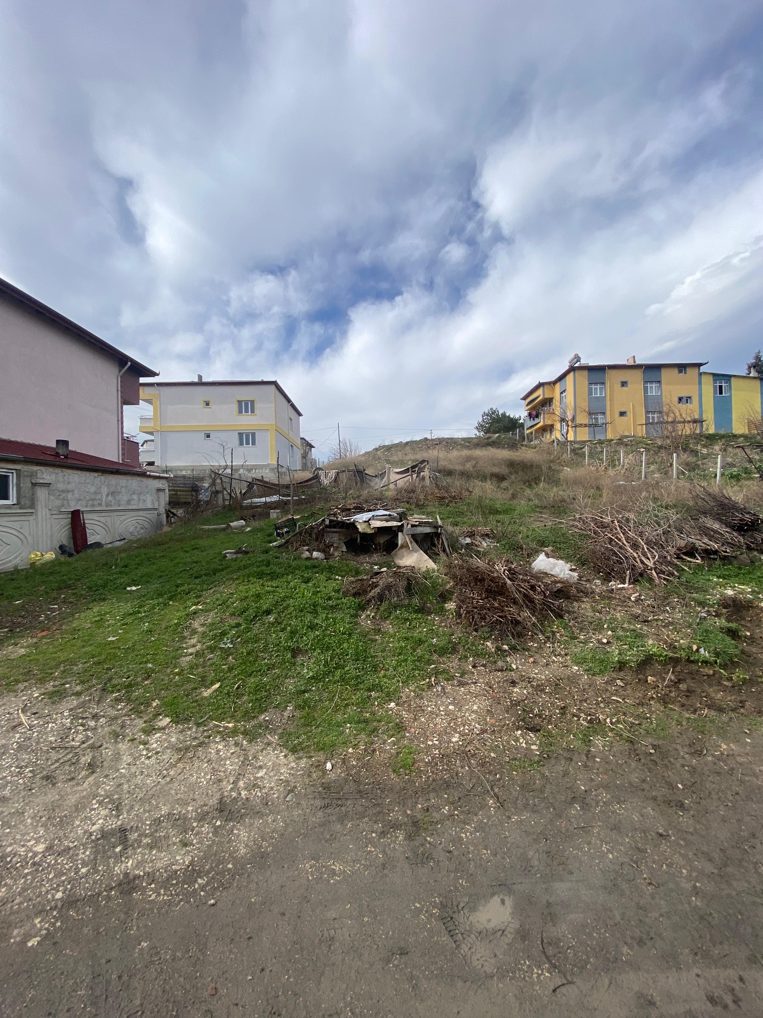 MABEL''DEN MERKEZİ KONUMDA ARSA